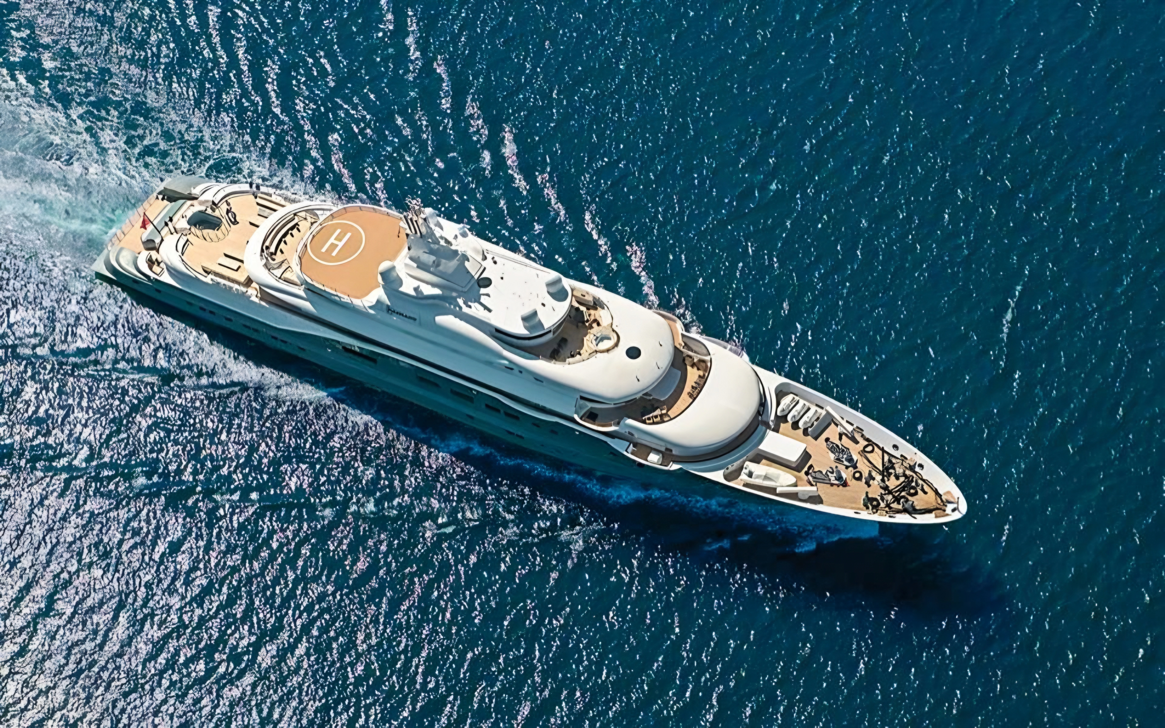 Yacht Deep Technical Cleaning